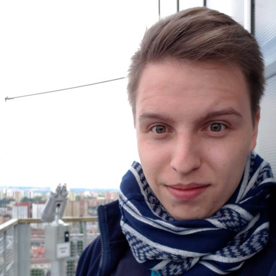 Absolwent slawistyki na Uniwersytecie Śląskim. Pracownik punktu informacji turystycznej oraz miejski przewodnik po Ostrawie, specjalista ds. polskiego rynku w Visit Ostrava. Jego celem jest pokazanie Ostrawy polskim turystom a czeskim przybliżenie wspólnej historii.