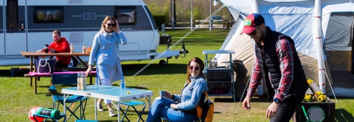 CAMPING_SESJA_2021_2_KWADRAT_medium